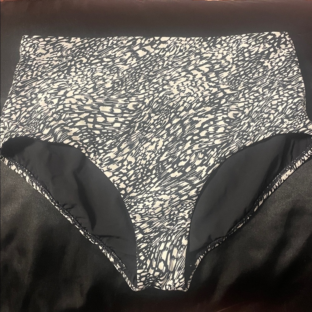 Athleta High-Waisted Black and White Patterned Bikini Bottom